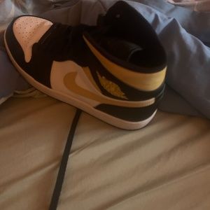 jordan 1 pollen mid